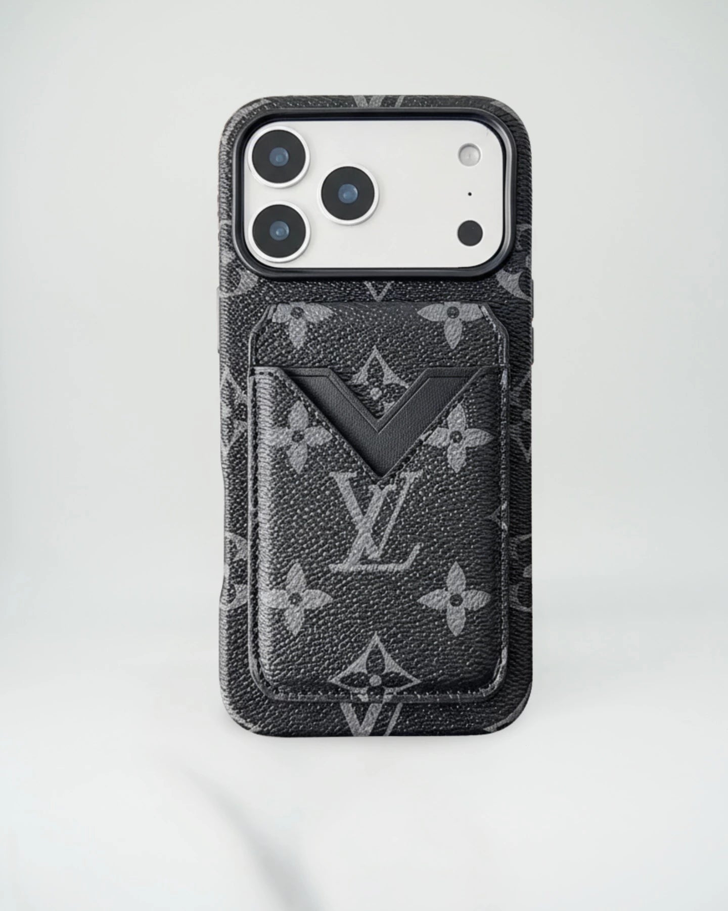 Beige Monogram Gucci iPhone 17 Pro Max Case with Cardholder – Classic Canvas Luxury
