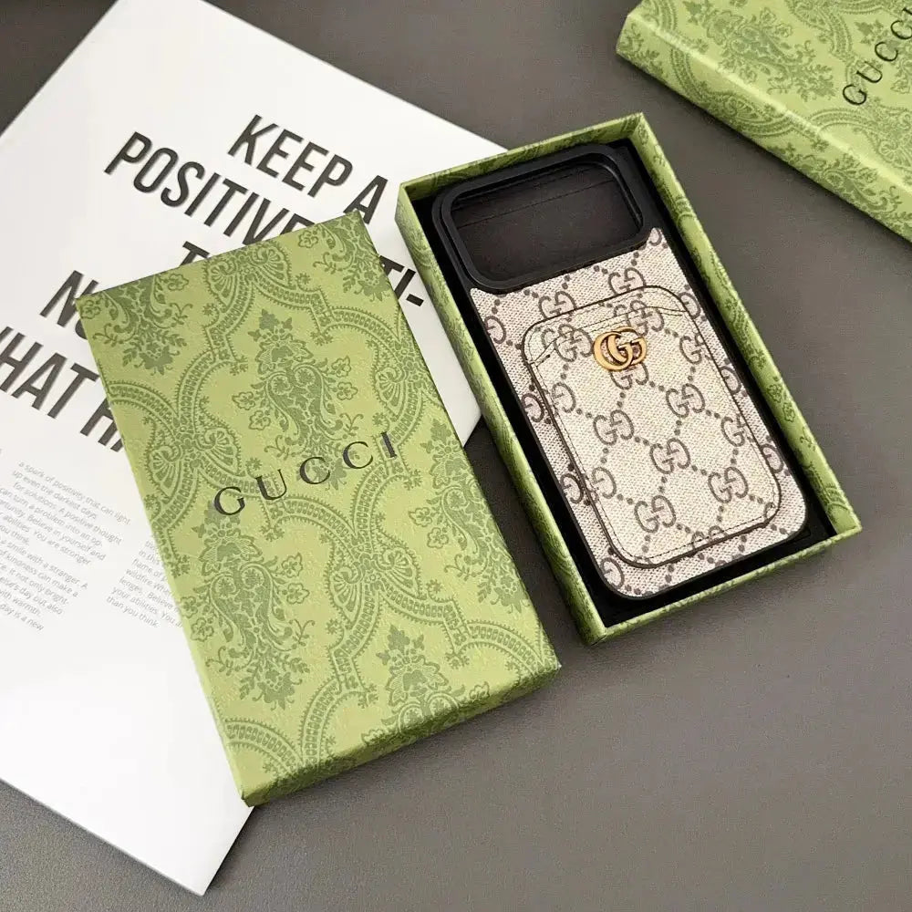 GG Supreme Gucci iPhone 17 Pro Max With Cardholder BREATHE