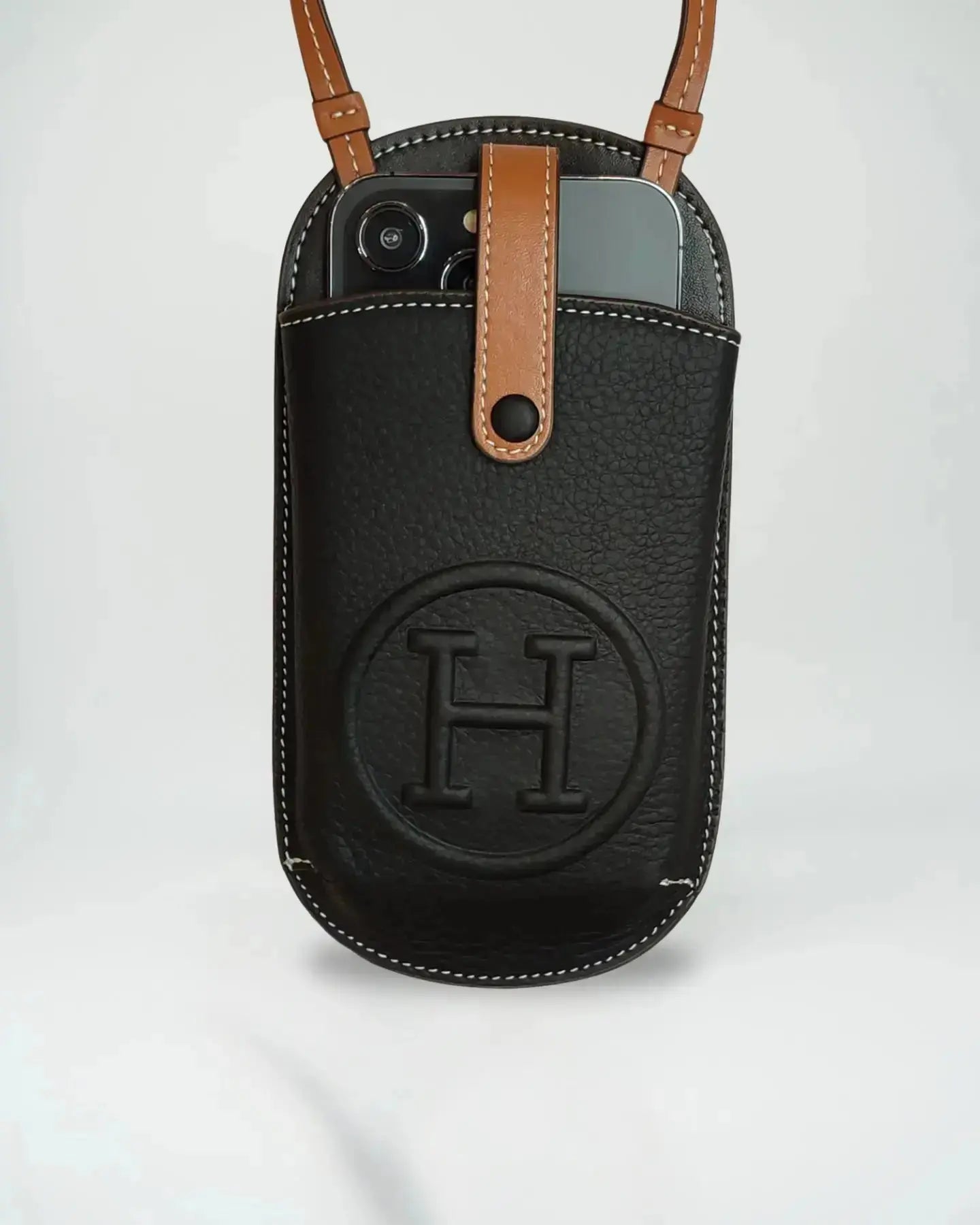 Le Pouch Orange Hermès iPhone 17 Pro Max Case Crossbody Strap BREATHE