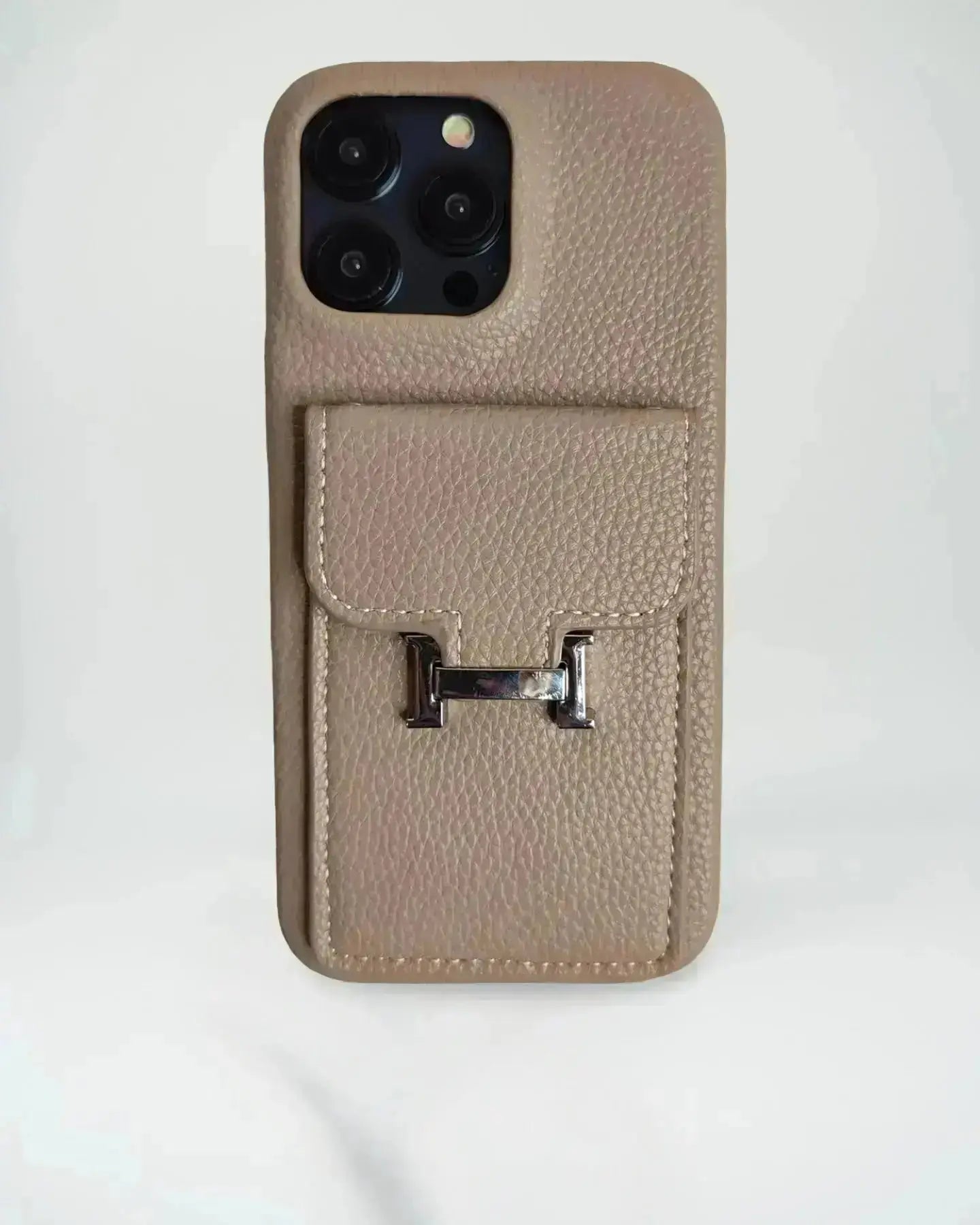 Le Sable Hermès iPhone 17 Pro Max Case with Cardholder BREATHE