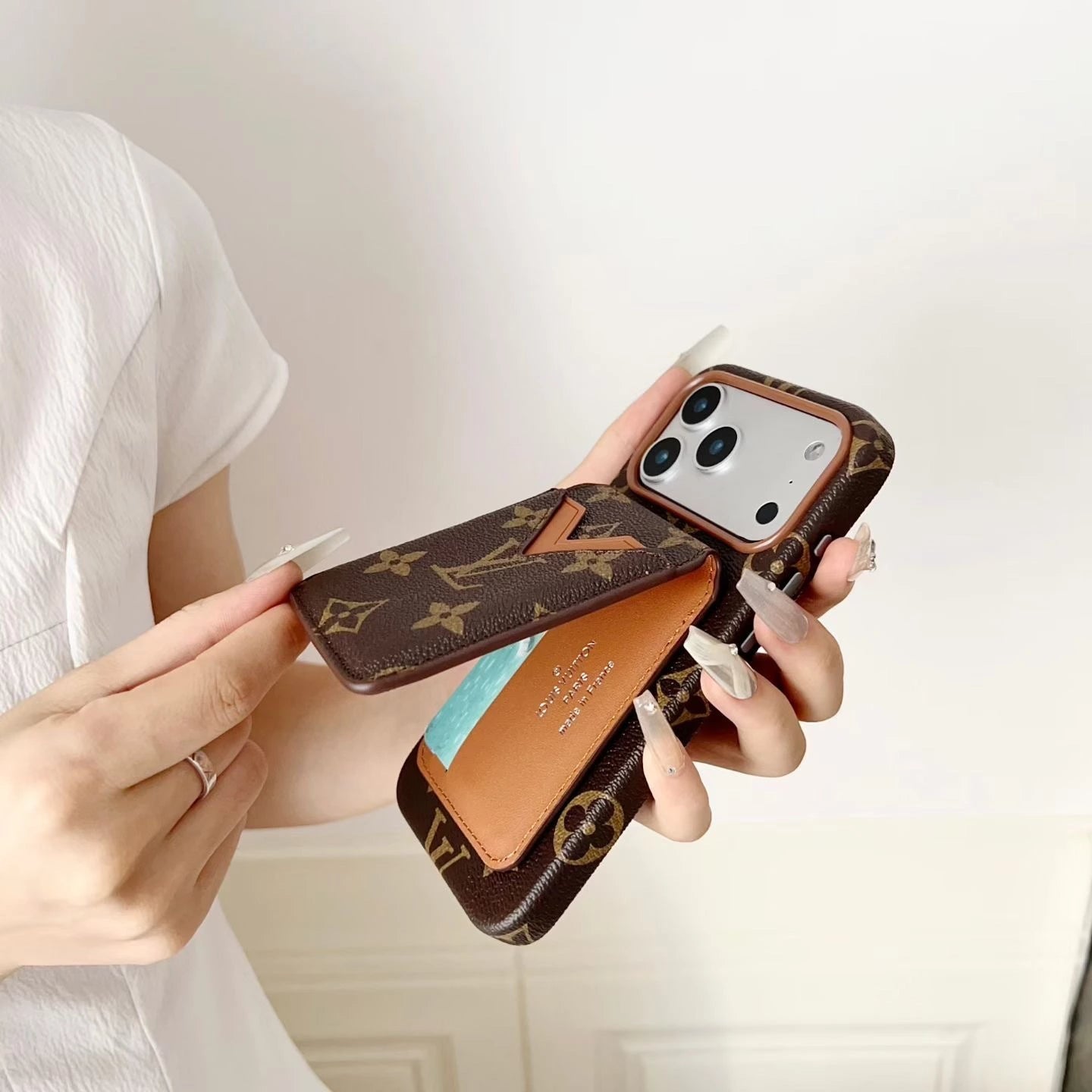 Dark Louis Vuitton iPhone 17 Pro Max Case with cardholder – Classic Monogram Luxury