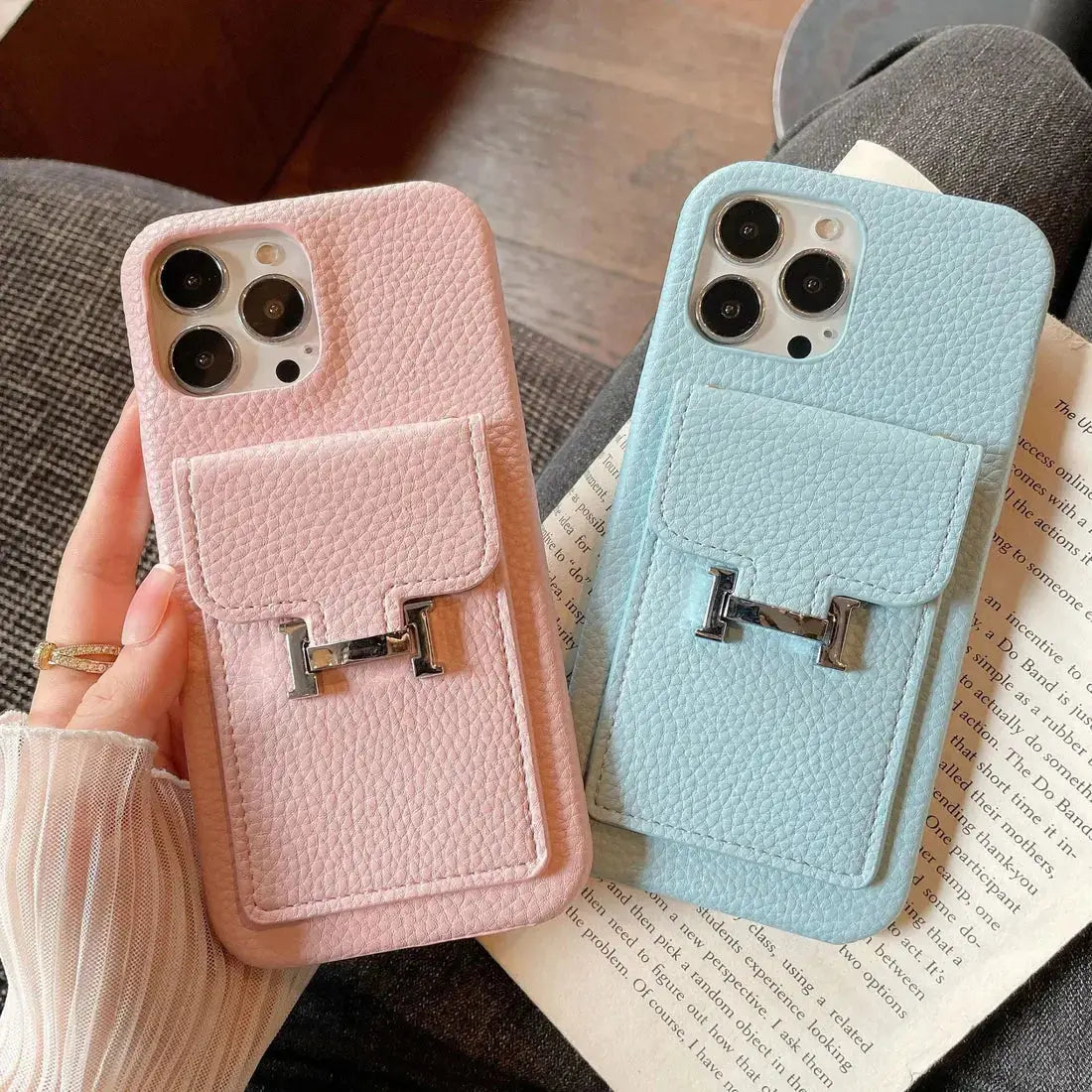 Le Rose Hermès iPhone 17 Pro Max Case with Cardholder BREATHE